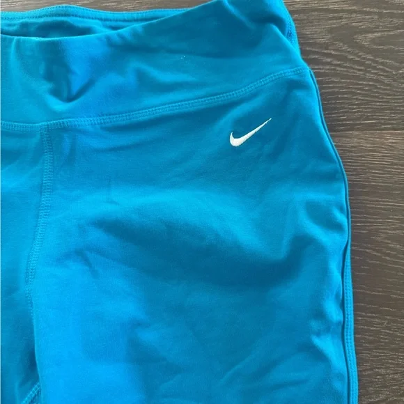 Nike Teal Dri-FIT Capris Leggings - Picture 2 of 6